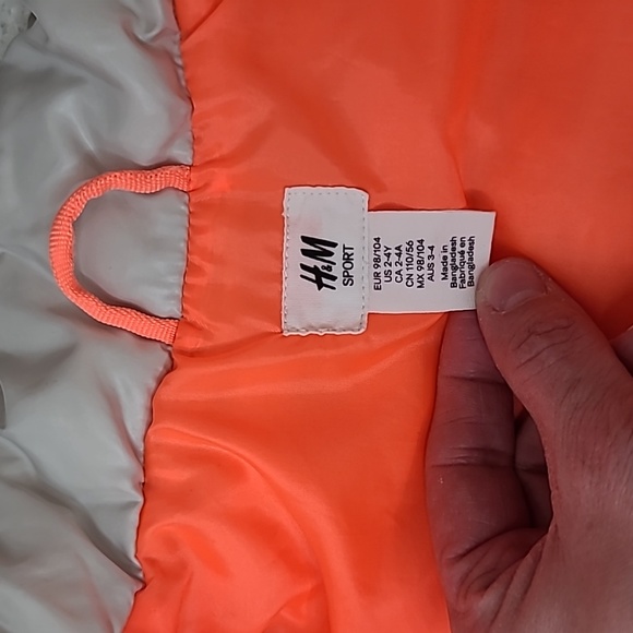 H&M Kid's Puffer Vest in Gray & Neon - Picture 14 of 17